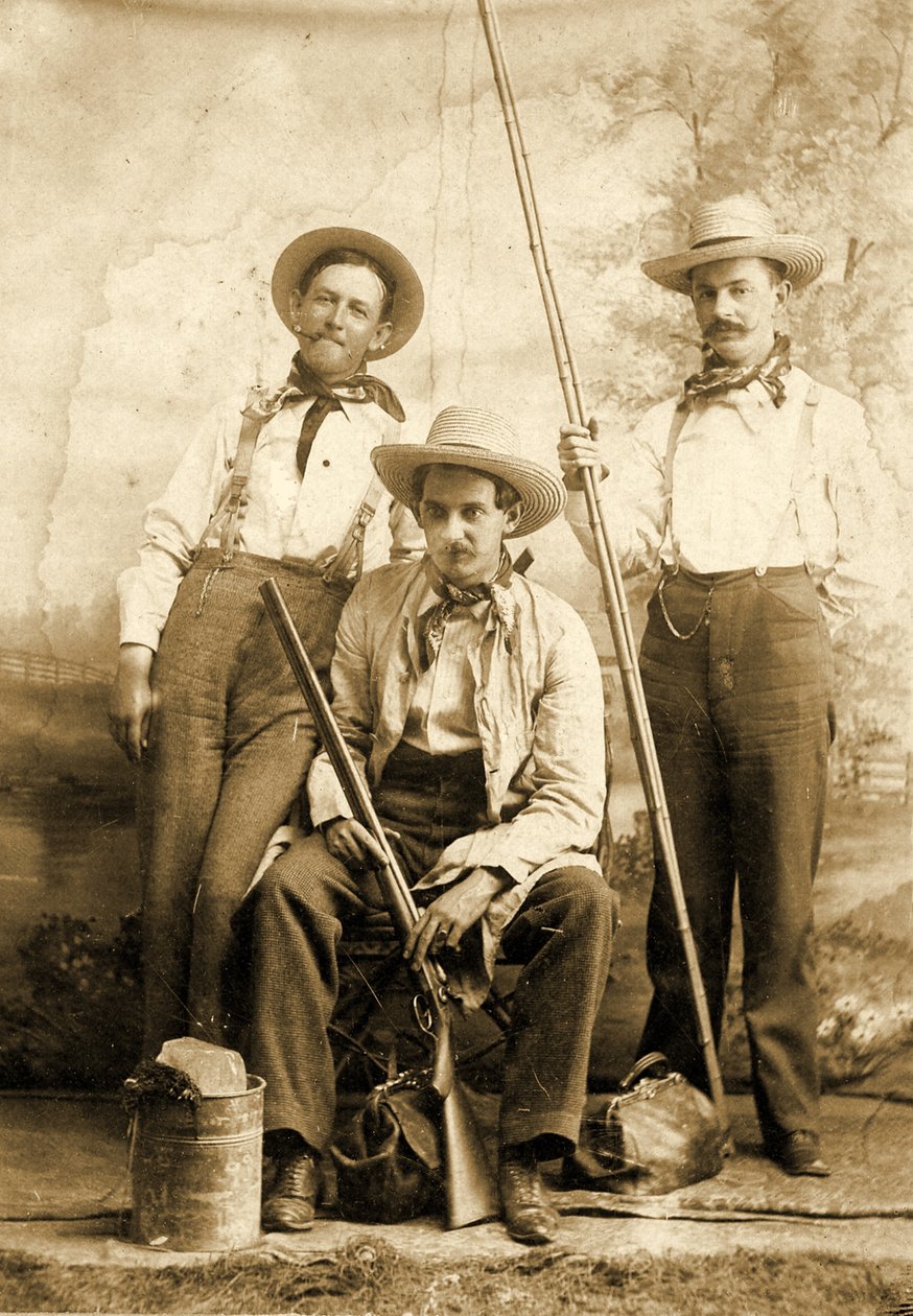 Három férfi műtermi portréja, 1899 körül alkotó: American School