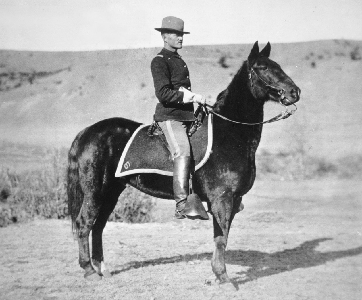 John J. Pershing 2. hadnagy (1860-1948) 6. amerikai lovasezred alkotó: American Photographer