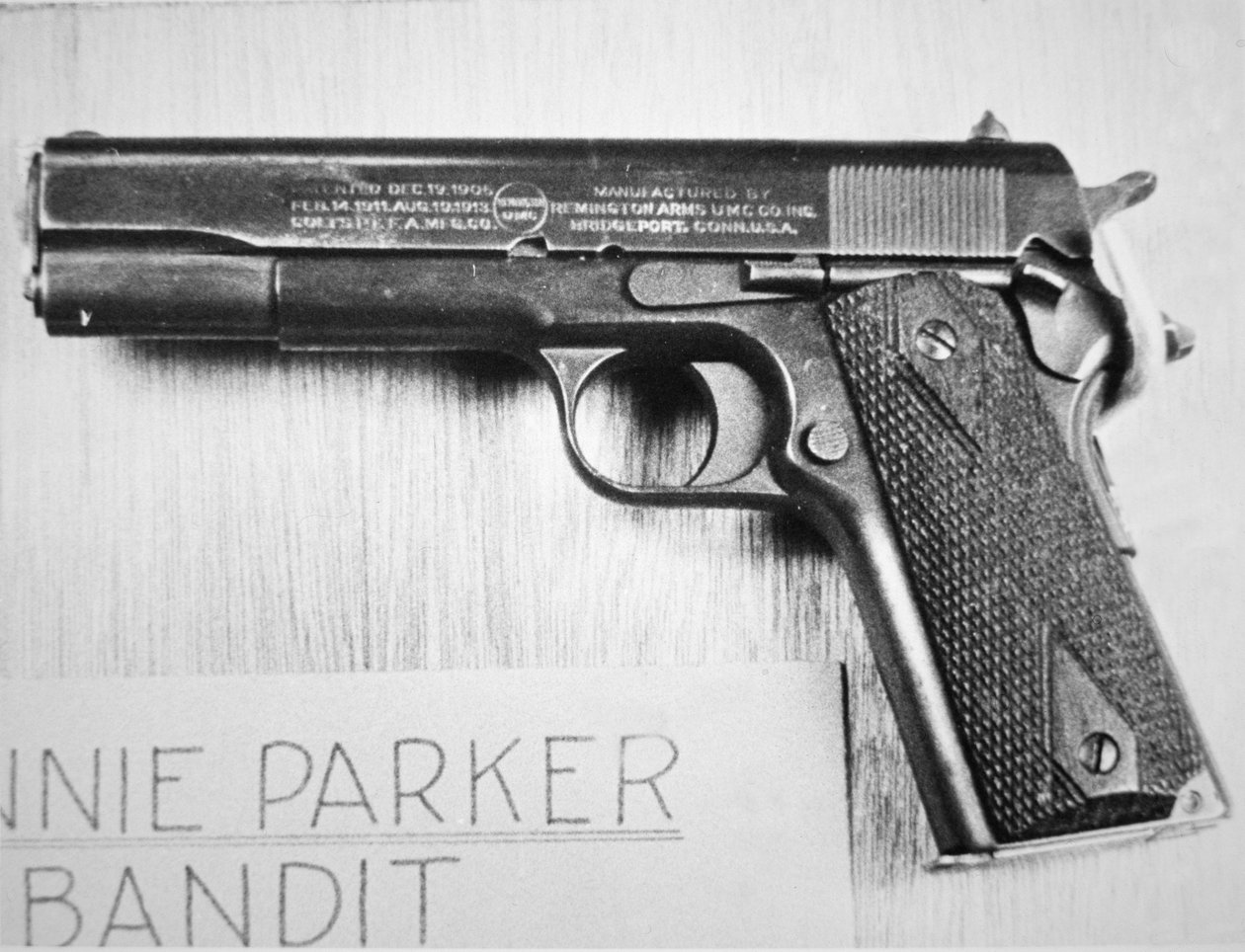Bonnie Parker (1910-34) pisztolya alkotó: American Photographer