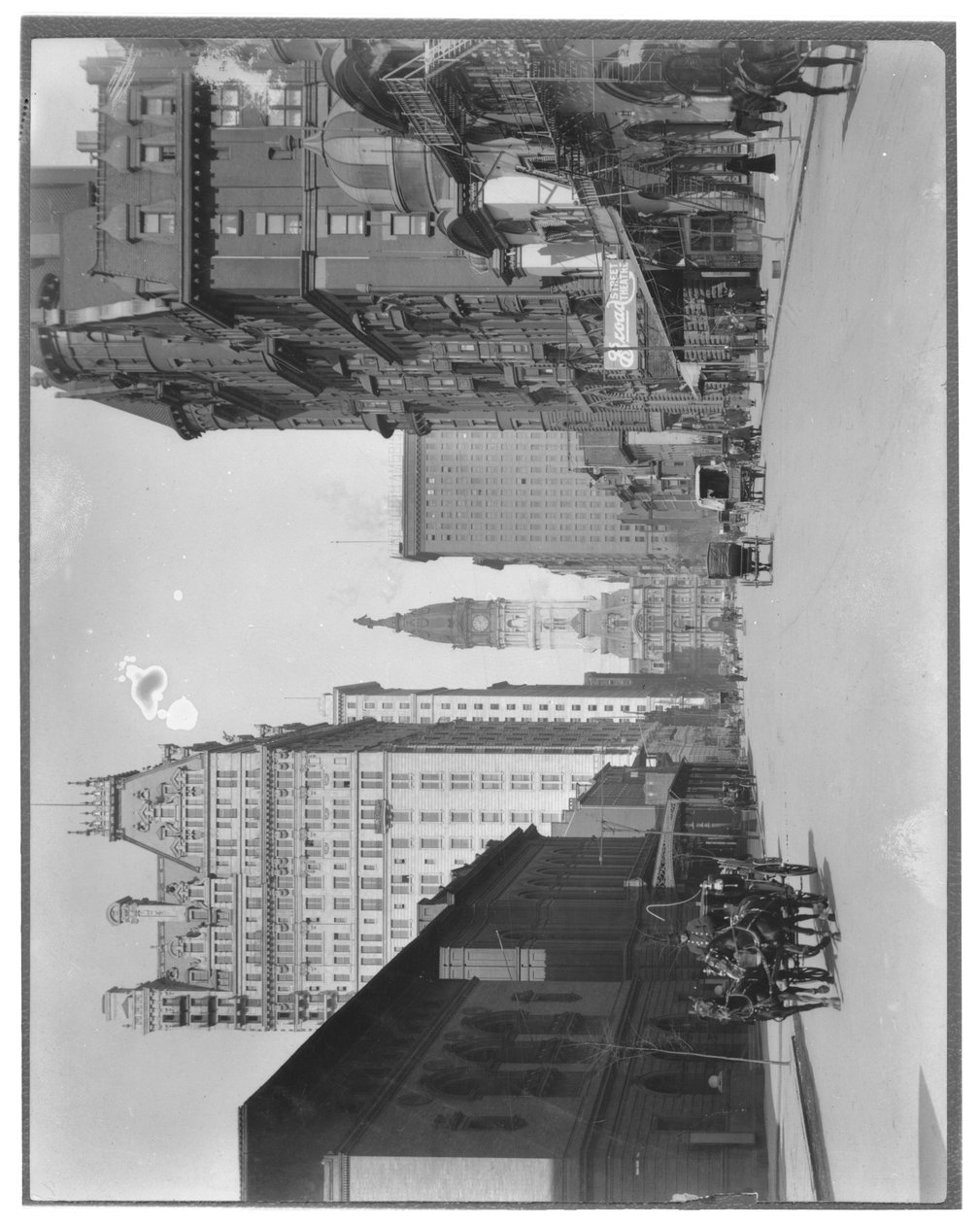 Broad Street North a városházáig, Philadelphia, 1900 körül alkotó: American Photographer