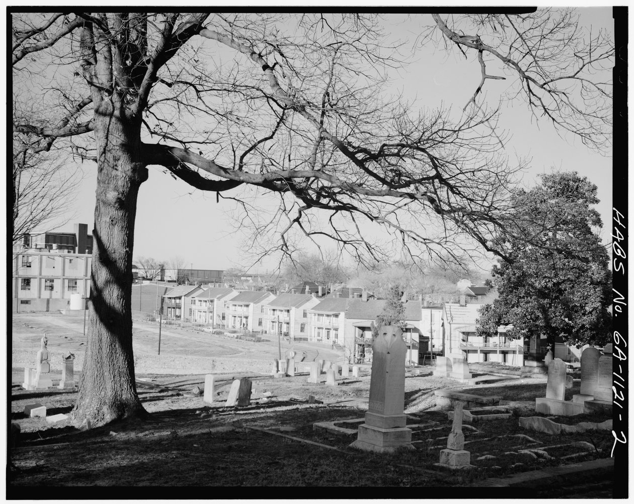 Cabbagetown District (Általános nézetek), Boulevard, Pearl Street, Memorial Drive és vasúti sínek, Atlanta, Fulton County, GA (f/w fotó) alkotó: American Photographer