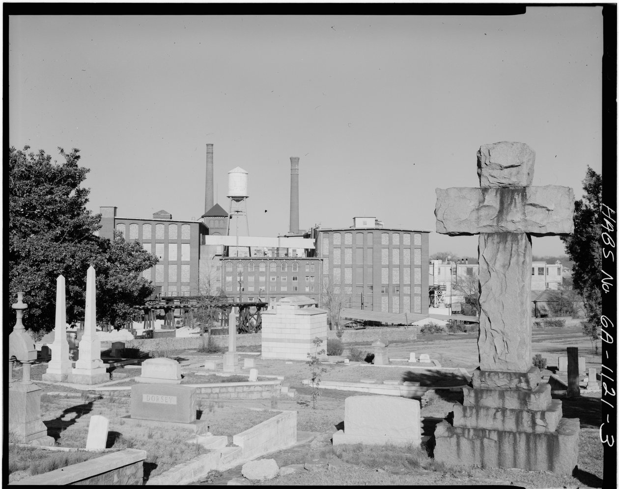 Cabbagetown District (Általános nézetek), Boulevard, Pearl Street, Memorial Drive és vasúti sínek, Atlanta, Fulton County, GA (f/w fotó) alkotó: American Photographer
