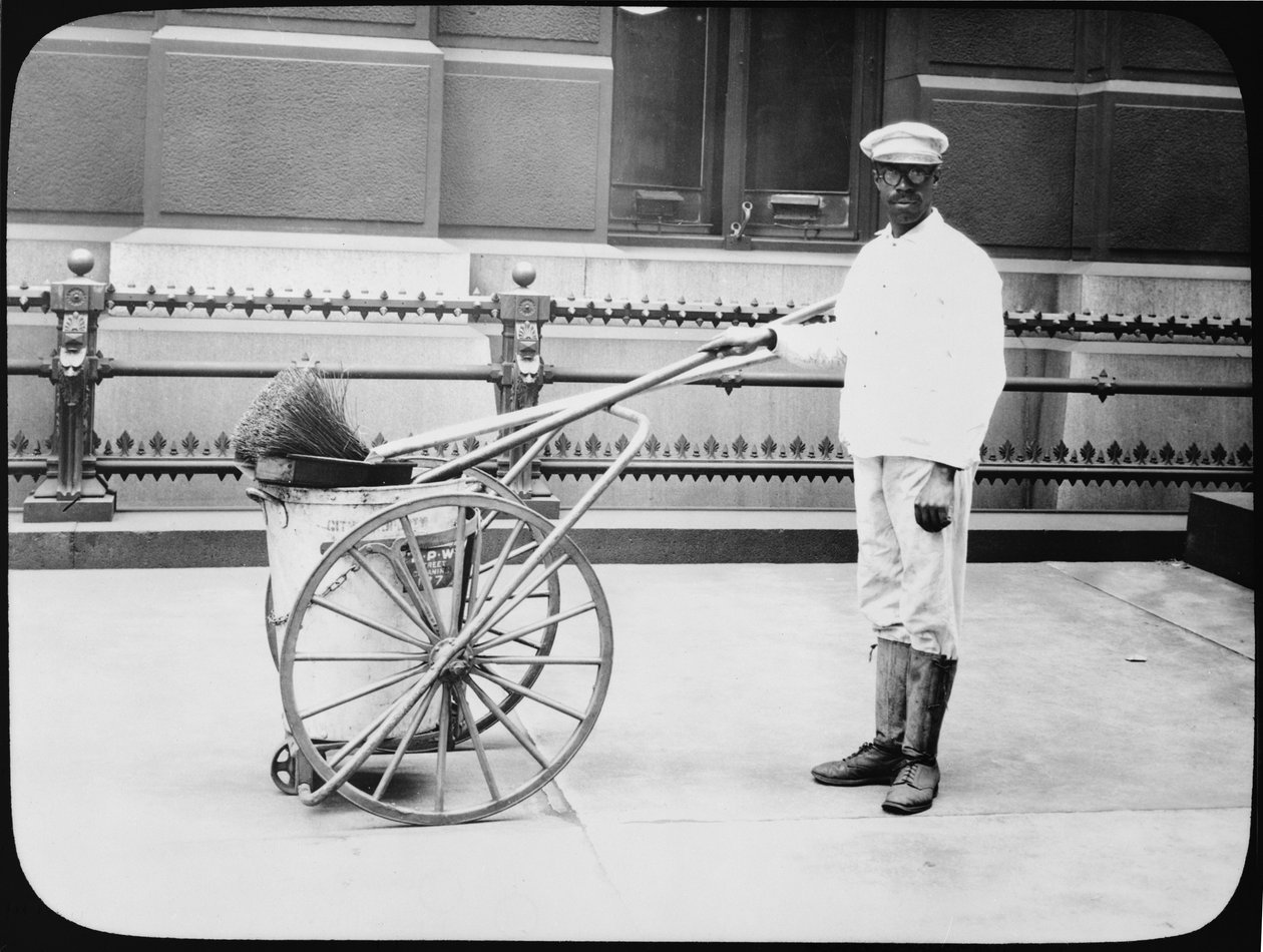City Street Cleaner, Philadelphia, 1920 körül alkotó: American Photographer