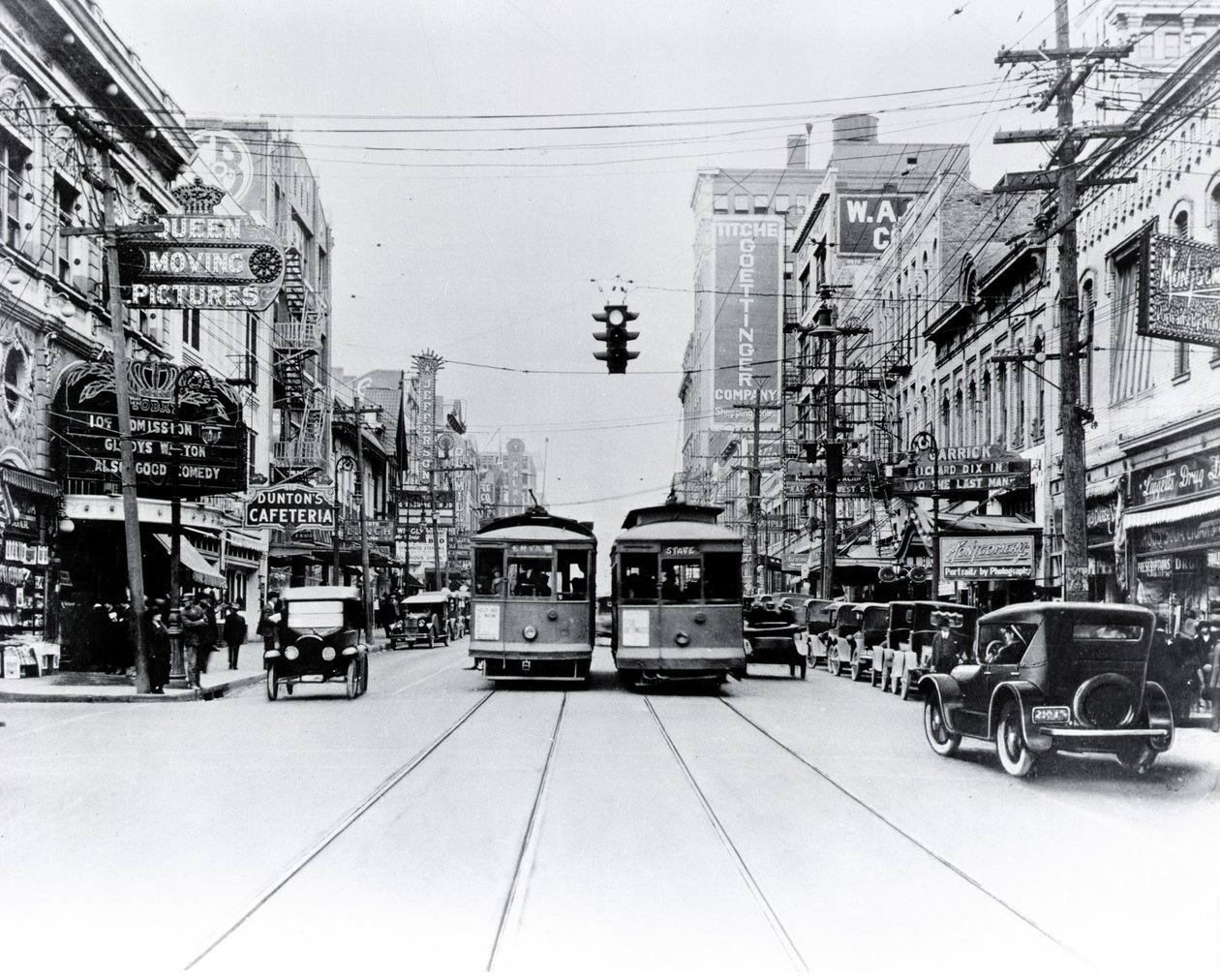 Elm Street, Dallas, 1922 alkotó: American Photographer