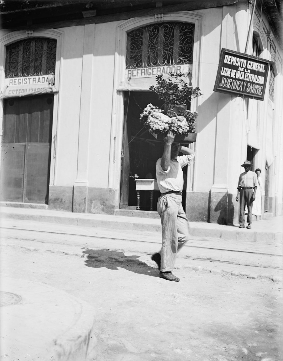 Virágárus, Havanna, 1910 körül (f/w fotó) alkotó: American Photographer