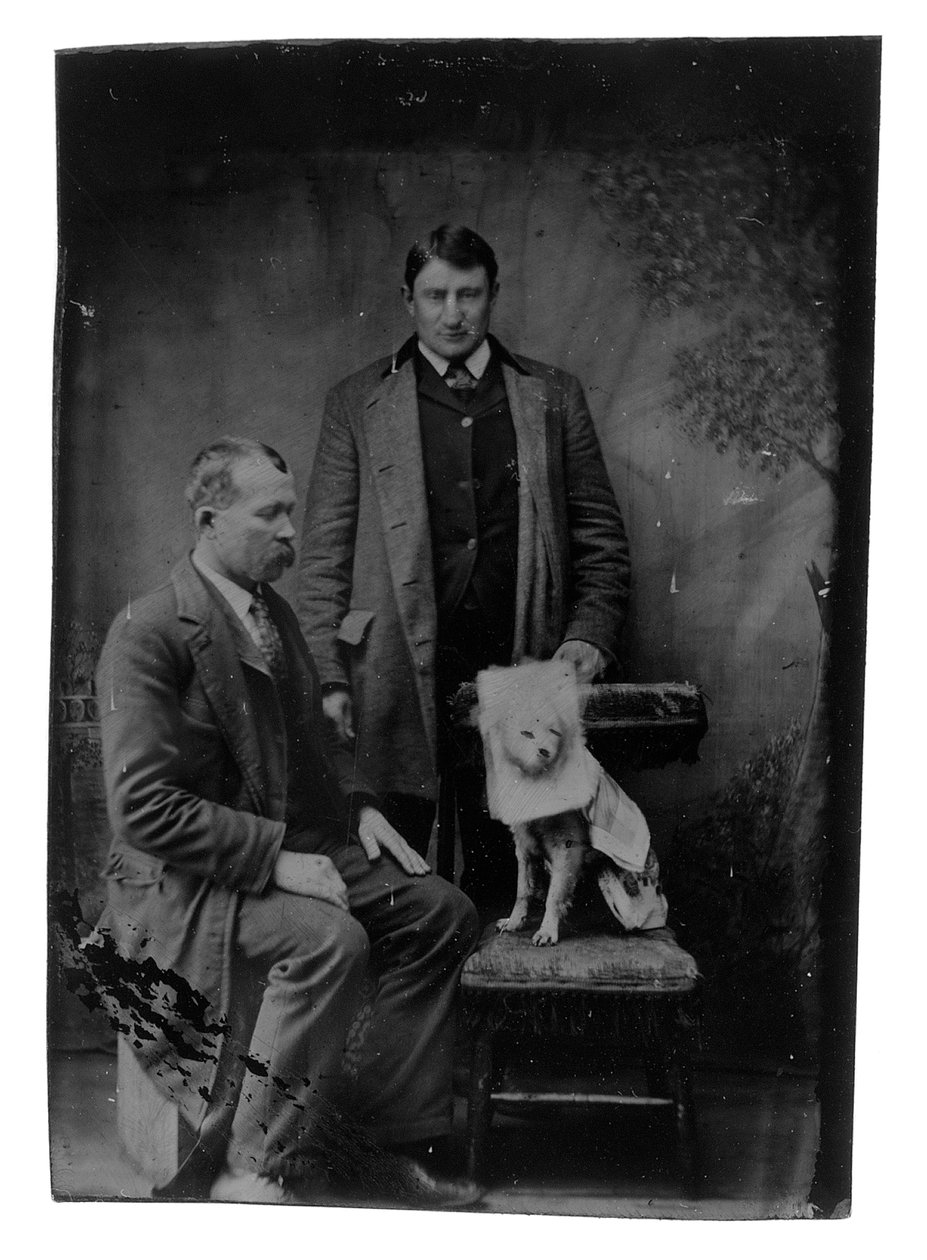 Honus Wagner és barátja, 1898 körül (ónos fotó) alkotó: American Photographer