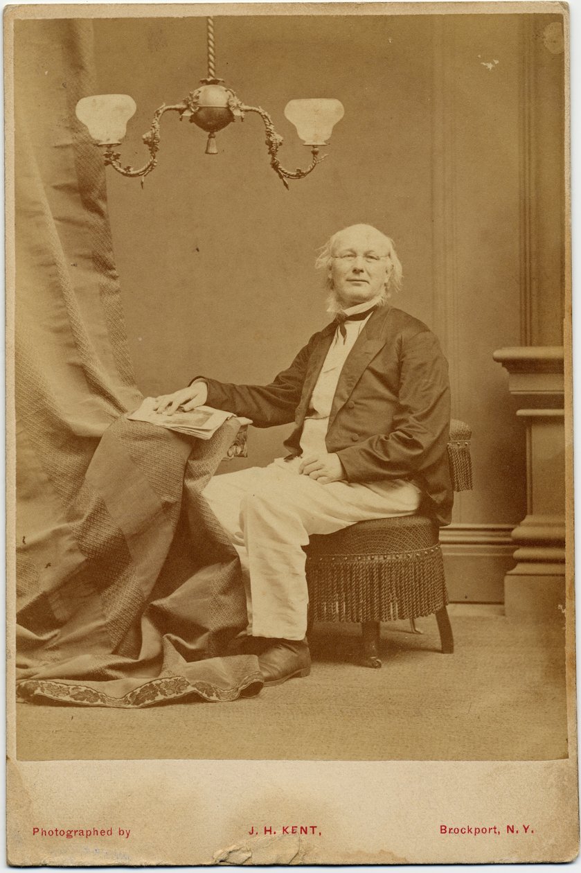 Horace Greeley (1811-72), amerikai politikus és újságszerkesztő, fotó: J H Kent, Brockport, New York (albumfotó) alkotó: American Photographer