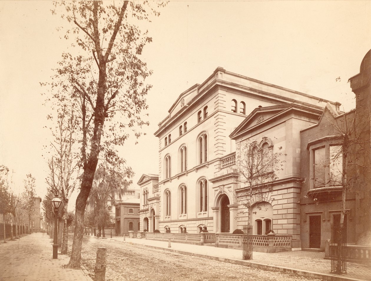 Joseph Harrison Residence, 227 South 18th, East Rittenhouse Square, 1866 (albumnyomat) alkotó: American Photographer