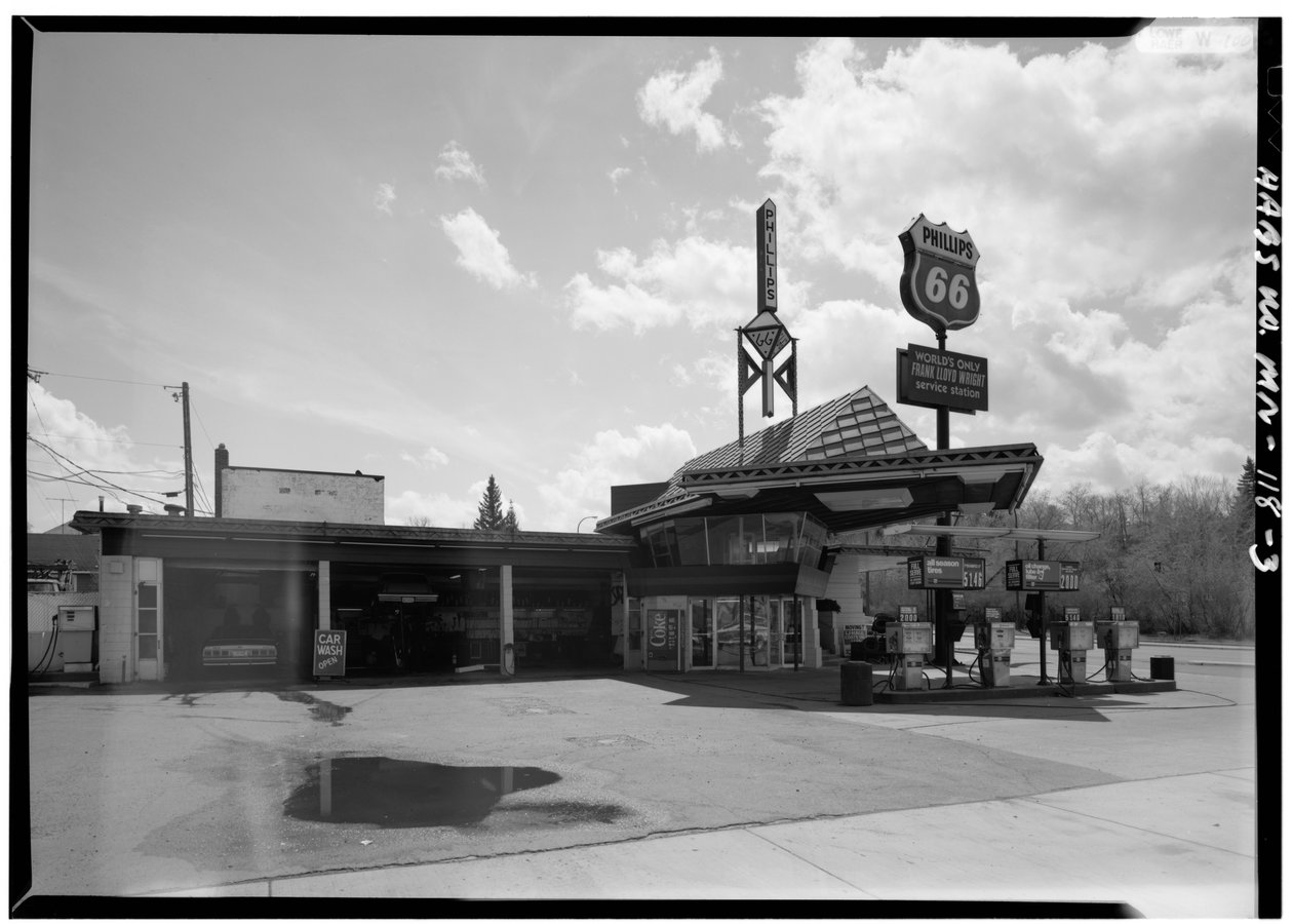 Lindholm Oil Company szervizállomás, Cloquet, Minnesota (f/w fotó) alkotó: American Photographer