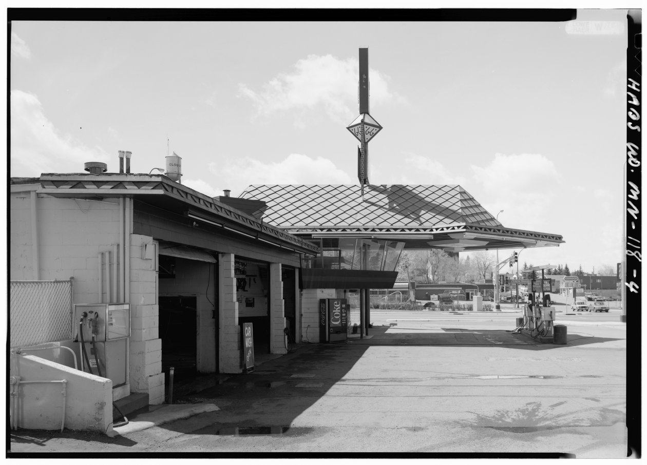 Lindholm Oil Company szervizállomás, Cloquet, Minnesota (f/w fotó) alkotó: American Photographer