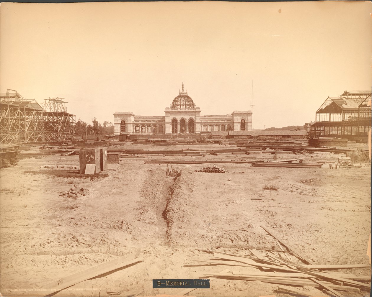 Memorial Hall építési terület, 1876. évi százéves nemzetközi kiállítás, Philadelphia alkotó: American Photographer