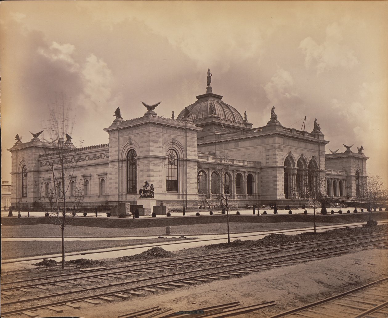 A Centenáriumi Kiállítás emlékterme, 1876 (zselatin ezüst nyomat) alkotó: American Photographer