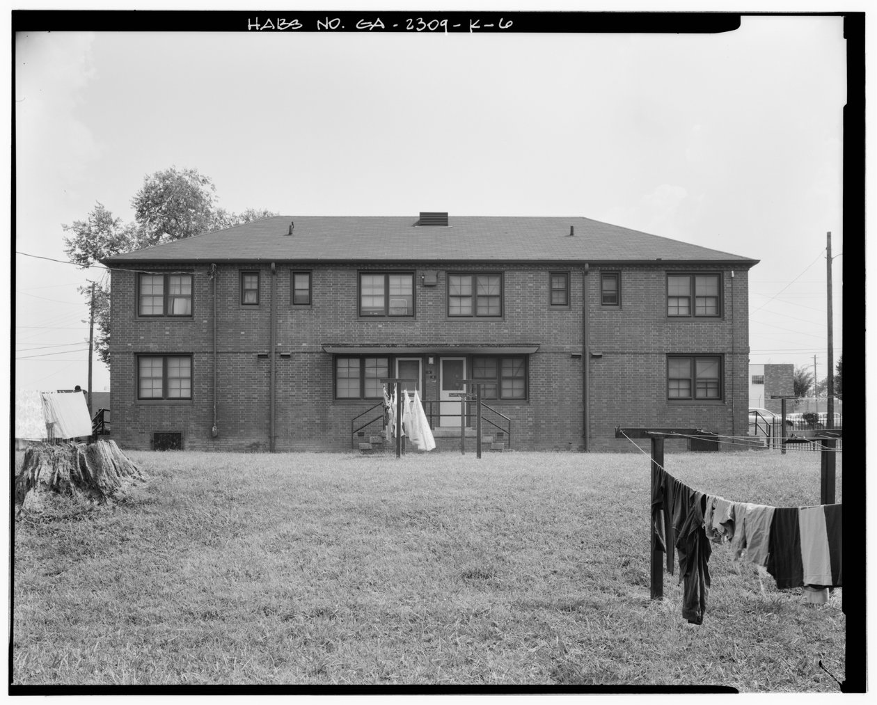 Északi oldal – Clark Howell Homes, H-1 épület, 253 Mills Street, Atlanta, Fulton County, GA (f/w fotó) alkotó: American Photographer
