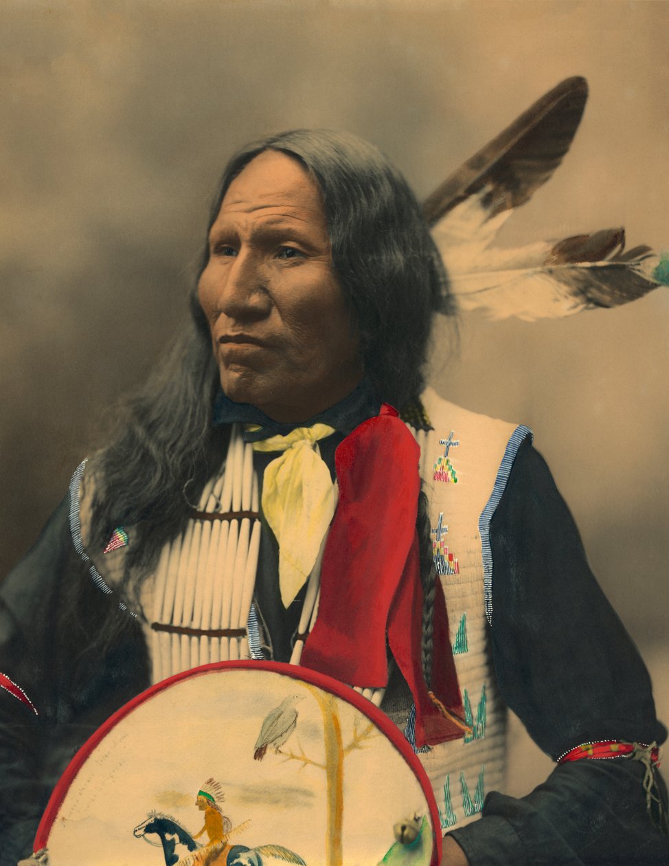 Oglala sziú főnök orral ütő portréja alkotó: American Photographer