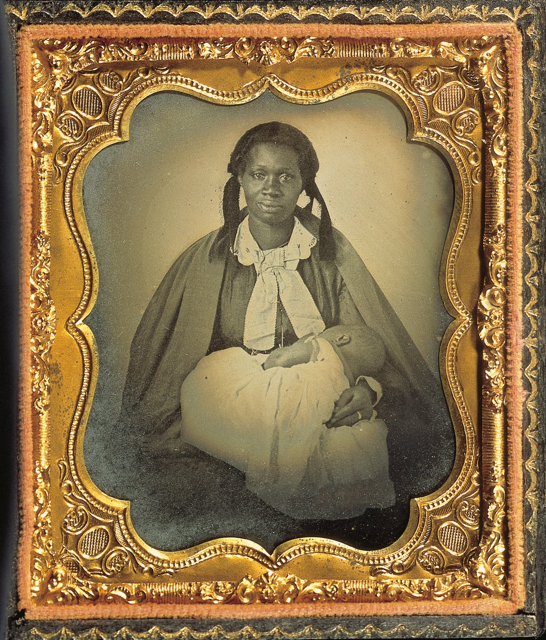 Anya és gyermek portréja alkotó: American Photographer