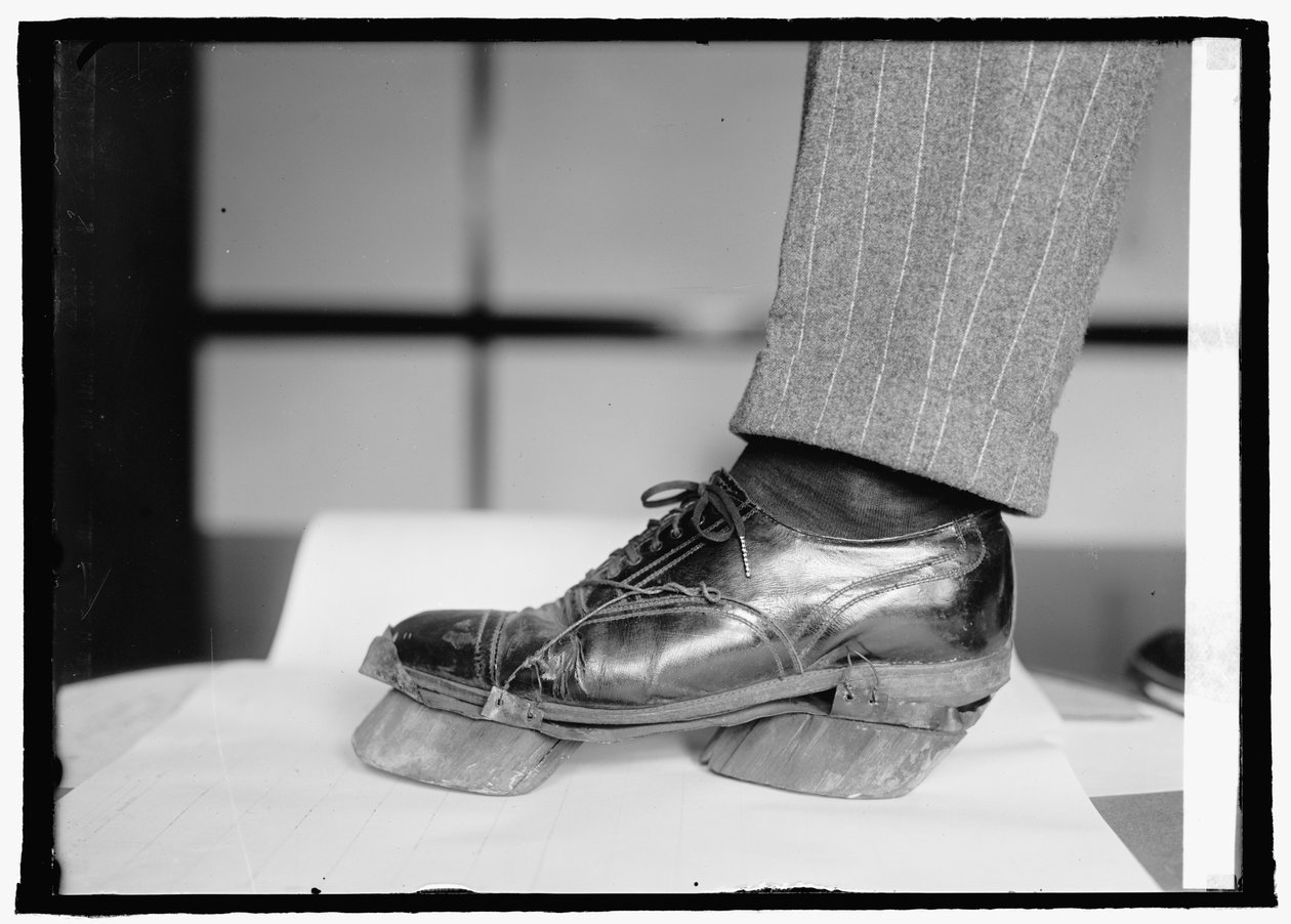 Tiltó egység (tehéncipő), 1924. június 28. (f/w fotó) alkotó: American Photographer