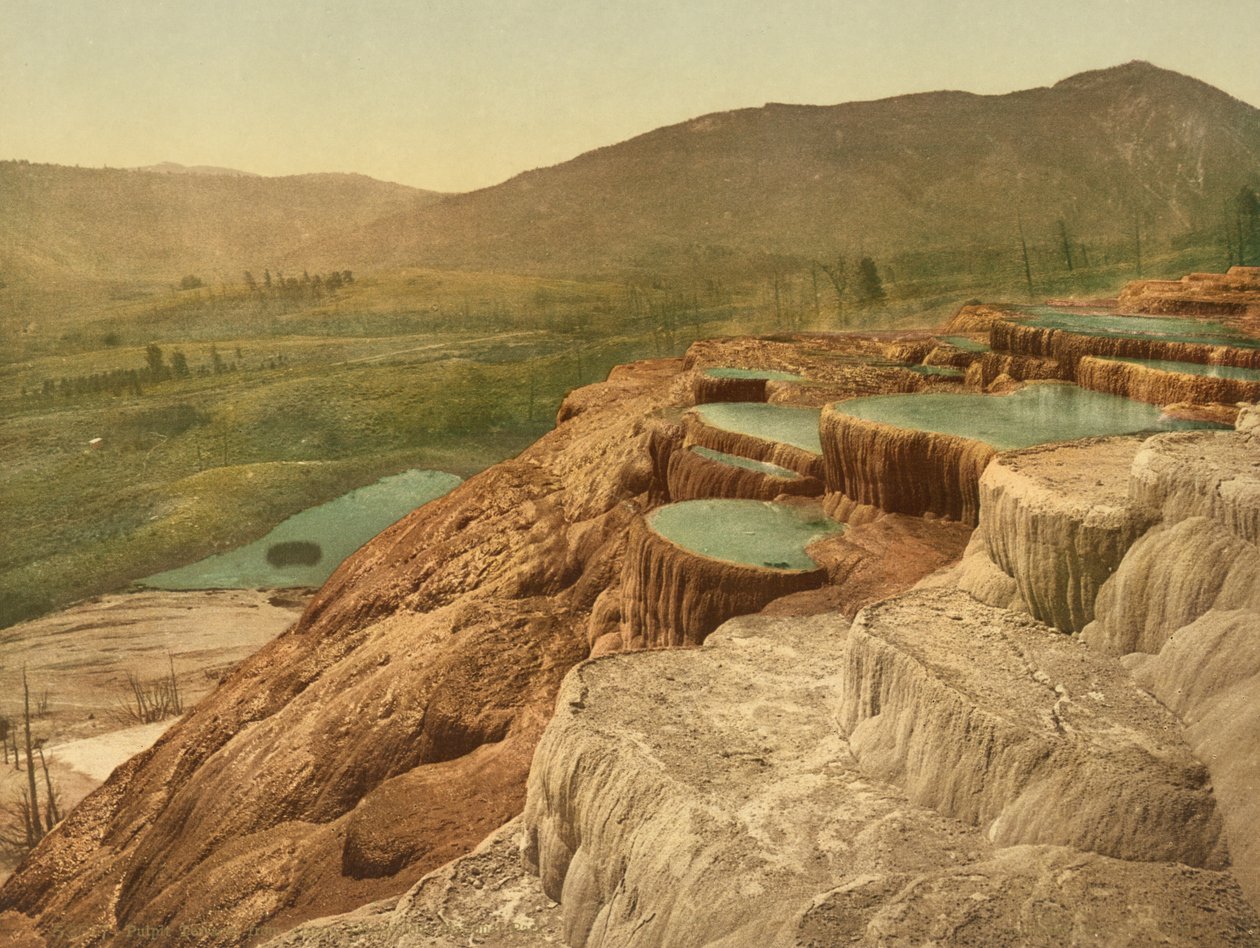 Szószéki teraszok felülről, Yellowstone Nemzeti Park, 1898 körül (photochrom) alkotó: American Photographer