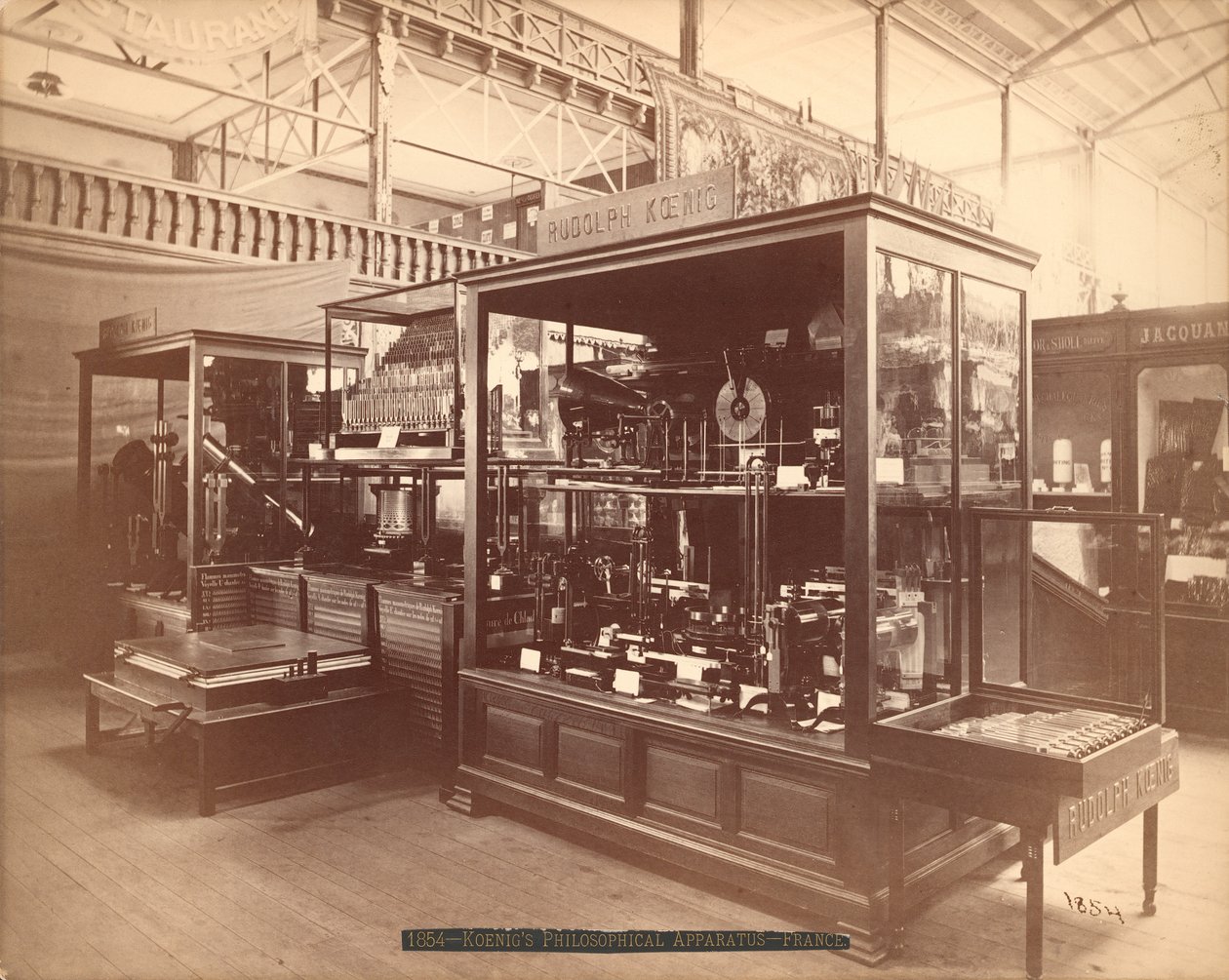 Rudolph Koenigs kiállítás, filozófiai apparátus, fő kiállítás, százéves nemzetközi kiállítás, Philadelphia, 1876 (ezüst albumin nyomat) alkotó: American Photographer