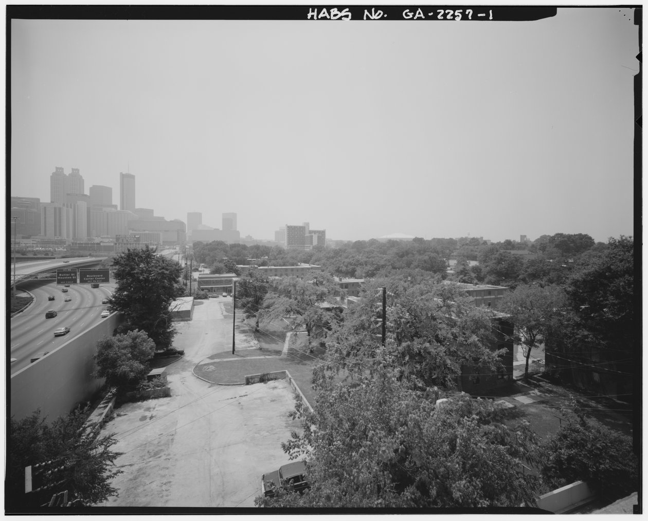 Techwood Homes (középület), amelyet a North Avenue, Parker Street, William Street és Lovejoy Street határol, Atlanta, Fulton County, GA (f/w fotó) alkotó: American Photographer