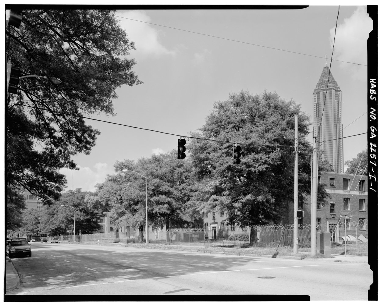 Techwood Homes, Building No. 6, 465 Techwood Drive & 119-125 Hunnicutt Street, Atlanta, Fulton County, GA alkotó: American Photographer