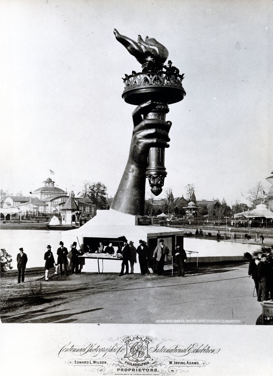 A Szabadság-szobor keze és fáklyája, 1876 alkotó: American Photographer