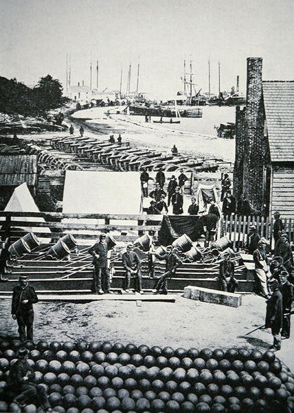Union Army lőszerraktár City Pointban, Virginia államban alkotó: American Photographer