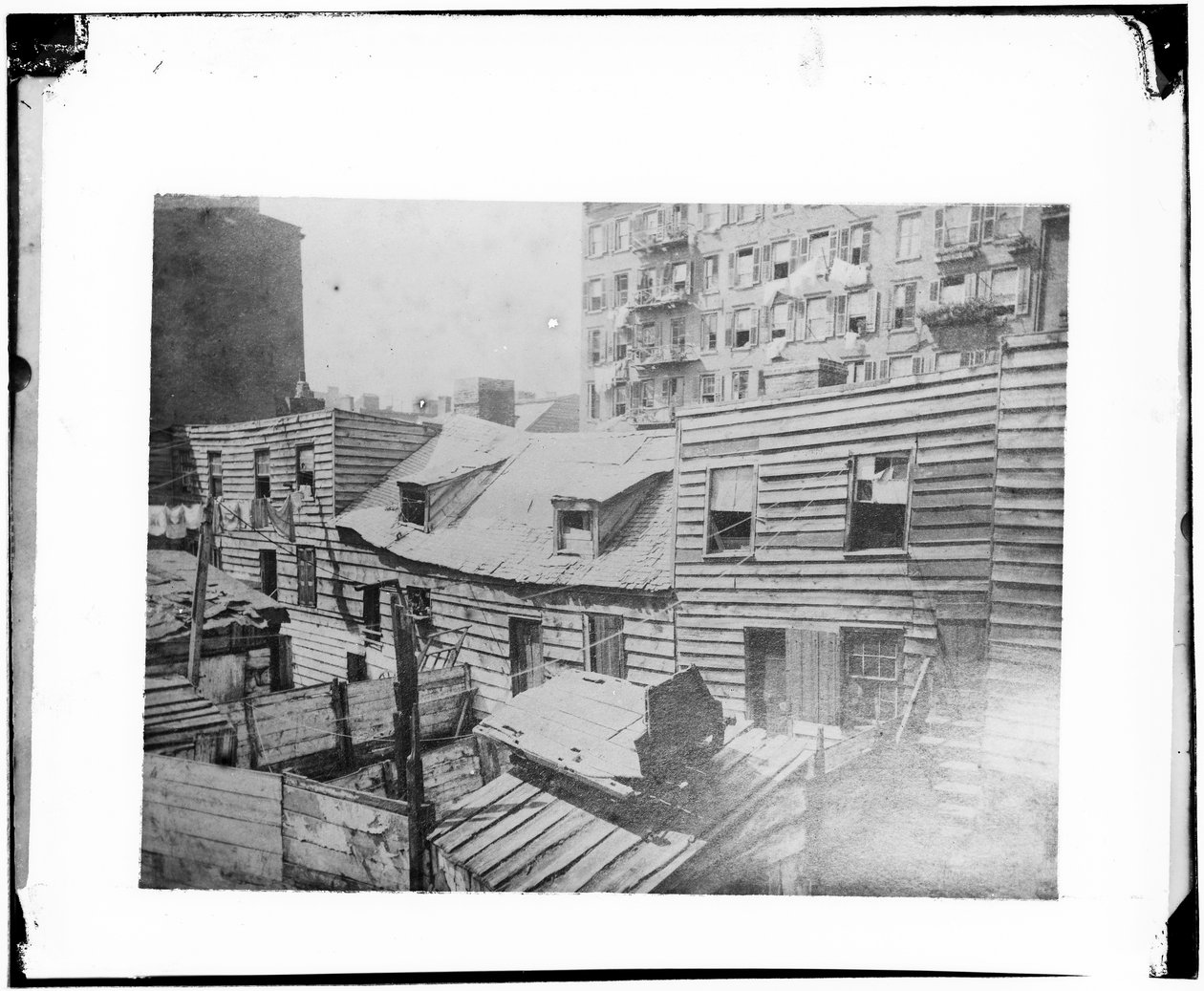 A halál barlangjai, 1872 alkotó: American School