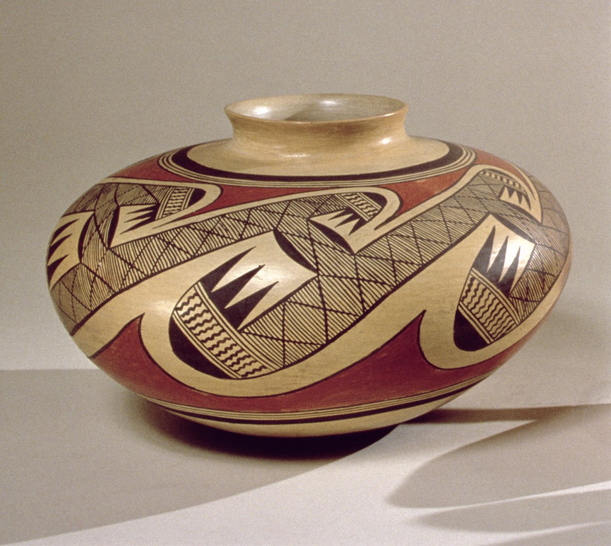 Hopi Bullware tégely, Arizonából (kerámia) alkotó: American School