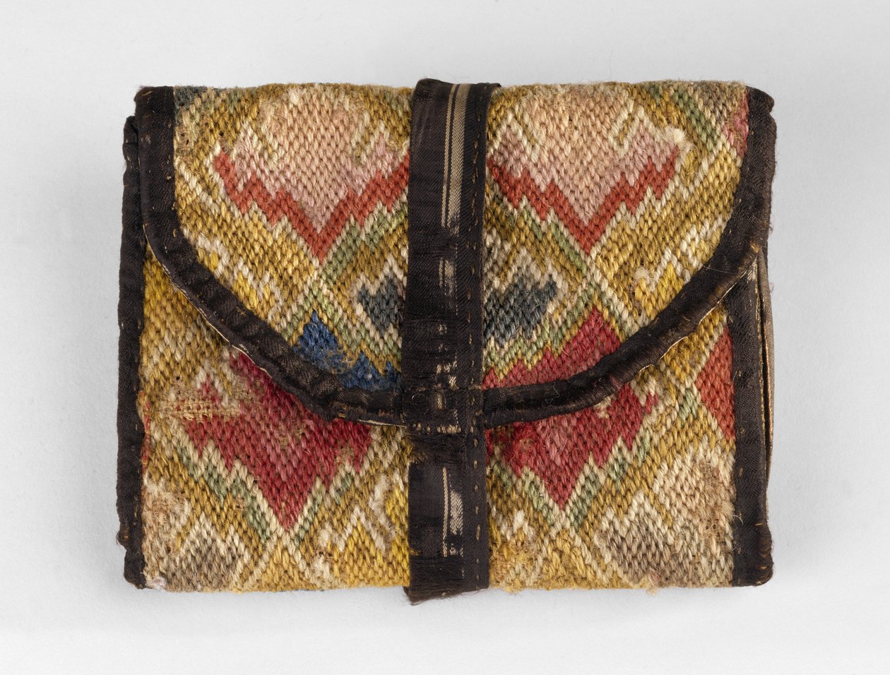 Zsebkönyv, c. 1750-1800 (gyapjú, len, selyem és bakancs) alkotó: American School