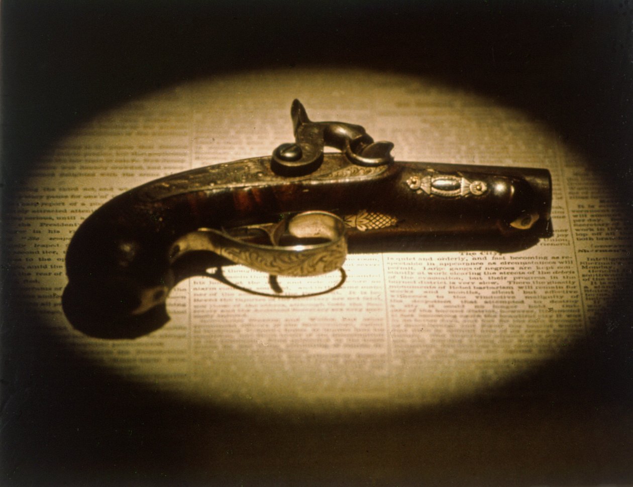 A .44-es kaliberű Deringer, amellyel John Wilkes Booth (1838-65) meggyilkolta Abraham Lincolnt (1809-65) 1865. április 14-én (vegyes technika) alkotó: American School