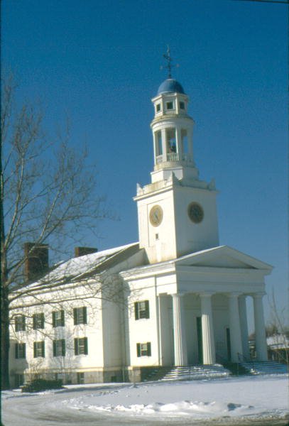 Az első plébániatemplom alkotó: American School