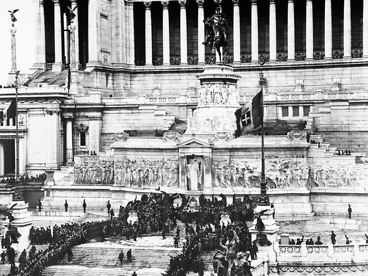 Fasiszta ünnepség az ismeretlen katonára emlékezve a római Altare della Patria (A haza oltára) előtt, 1922.11.04. (f/w fotó) alkotó: Anderson Anderson