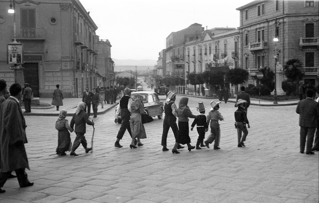 CARNIVAL PARADE IN CROTONE, Crotone alkotó: Ando Gilardi