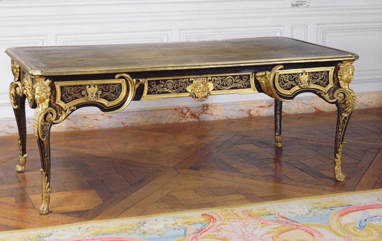 Lapos iroda (aranyozott fa és bronz) alkotó: Andre Charles Boulle