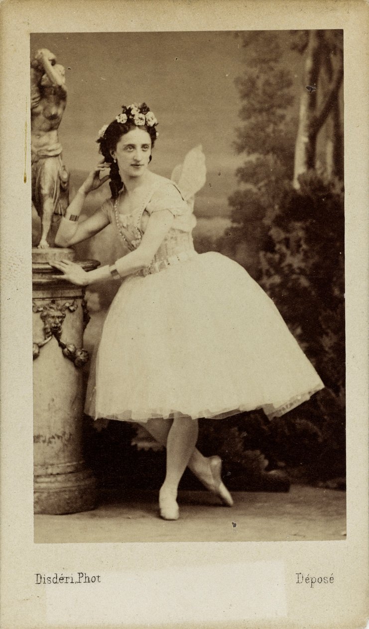 Marfa Muravyeva balett-táncos portréja 1838-1879 a Diavolina... balettben, 1863. alkotó: Andre Adolphe Eugene Disderi