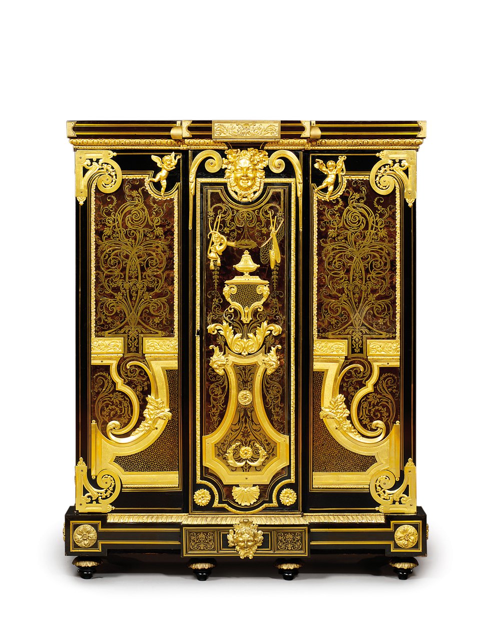 Louis XIV petit armoise, 1700-1710 körül (ormolu, sárgaréz, teknősbékahéj, ébenfa és intarzia) alkotó: Andre Charles (attr. to) Boulle