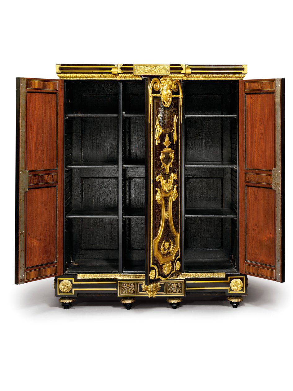 Louis XIV petit armoise, 1700-1710 körül (ormolu, sárgaréz, teknősbékahéj, ébenfa és intarzia) alkotó: Andre Charles (attr. to) Boulle