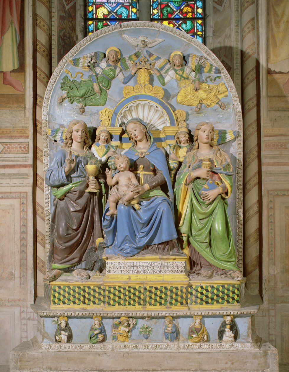 Madonna és Gyermek trónoló, a Medici-kápolna oltárképe (ónmázas cserép) alkotó: Andrea Della Robbia