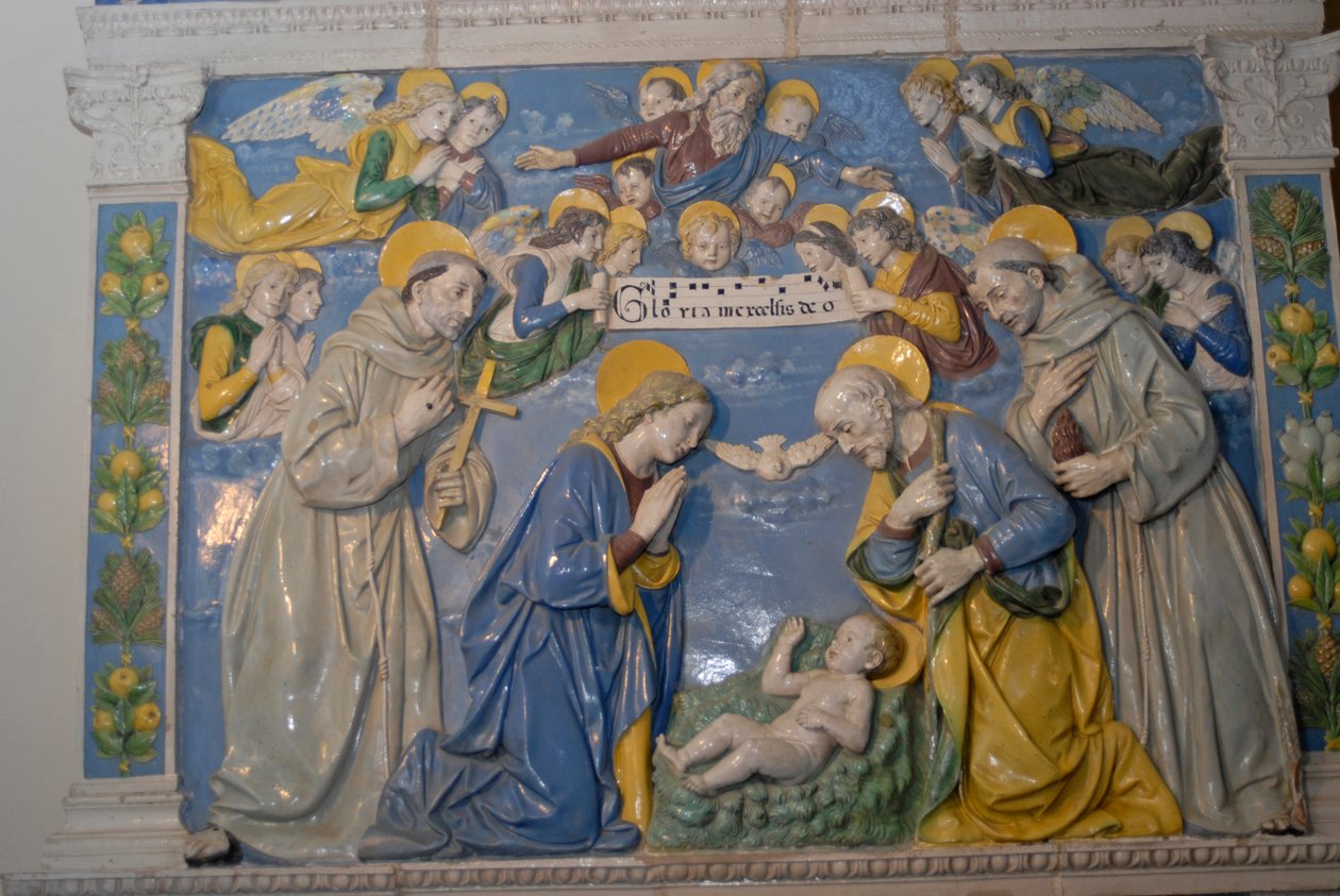 Születés Szent Ferenccel és Szent Antalnal, mázas terrakotta, Andrea Della Robbia, La Verna szentély, Chiusi della Verna, Toszkána, Olaszország alkotó: Andrea Della Robbia