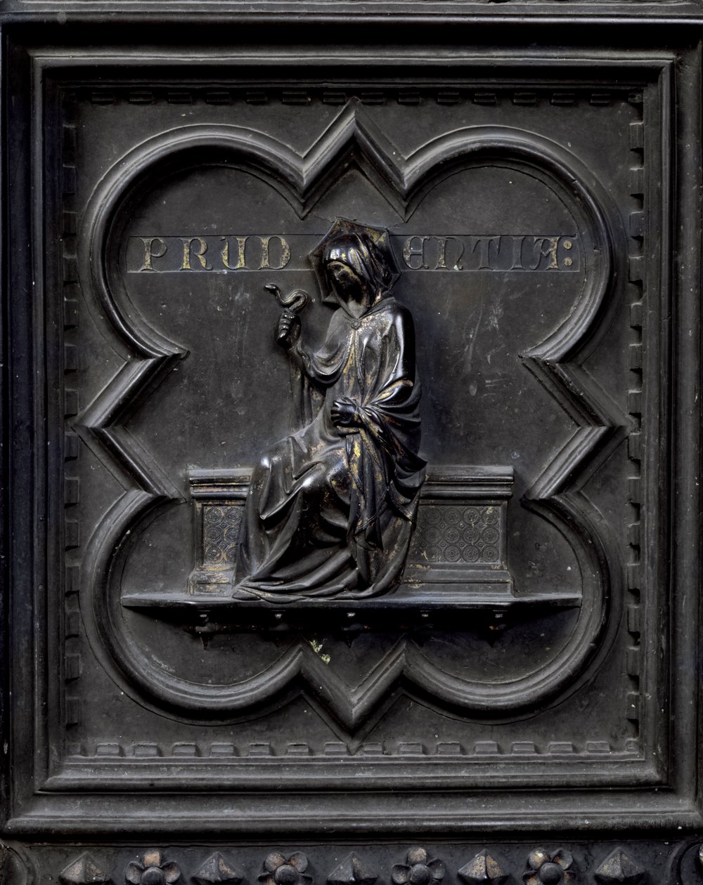 Prudence, a San Giovanni keresztelőkápolna déli ajtóinak H-táblája, 1336 (bronz) alkotó: Andrea Pisano