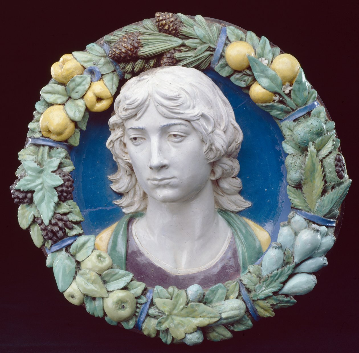 Fiatalok feje (zománcozott terrakotta) alkotó: Andrea Della Robbia