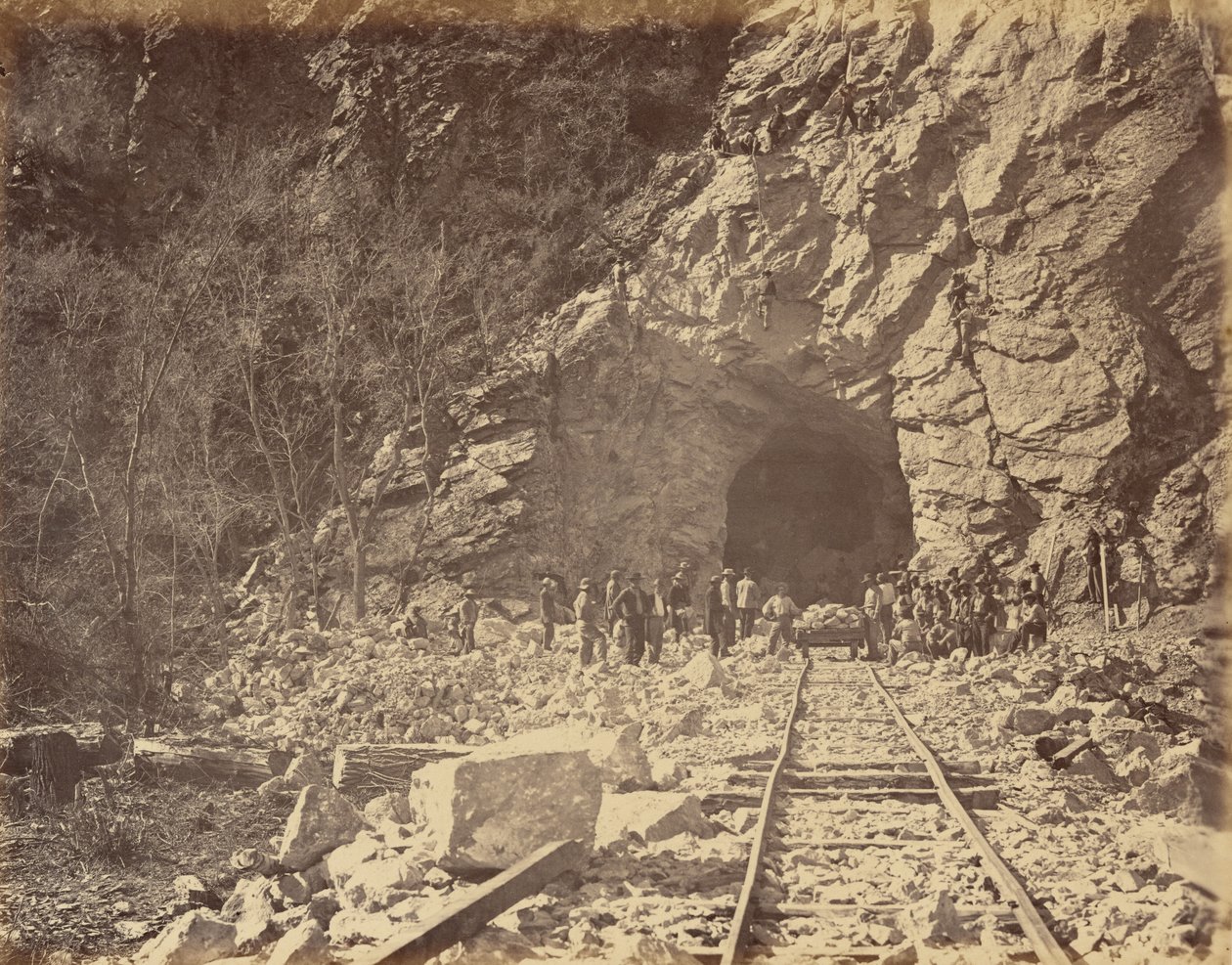 39. tábla. Az alagút keleti vége, Weber Canon,1869 (fotó) alkotó: Andrew Joseph Russell
