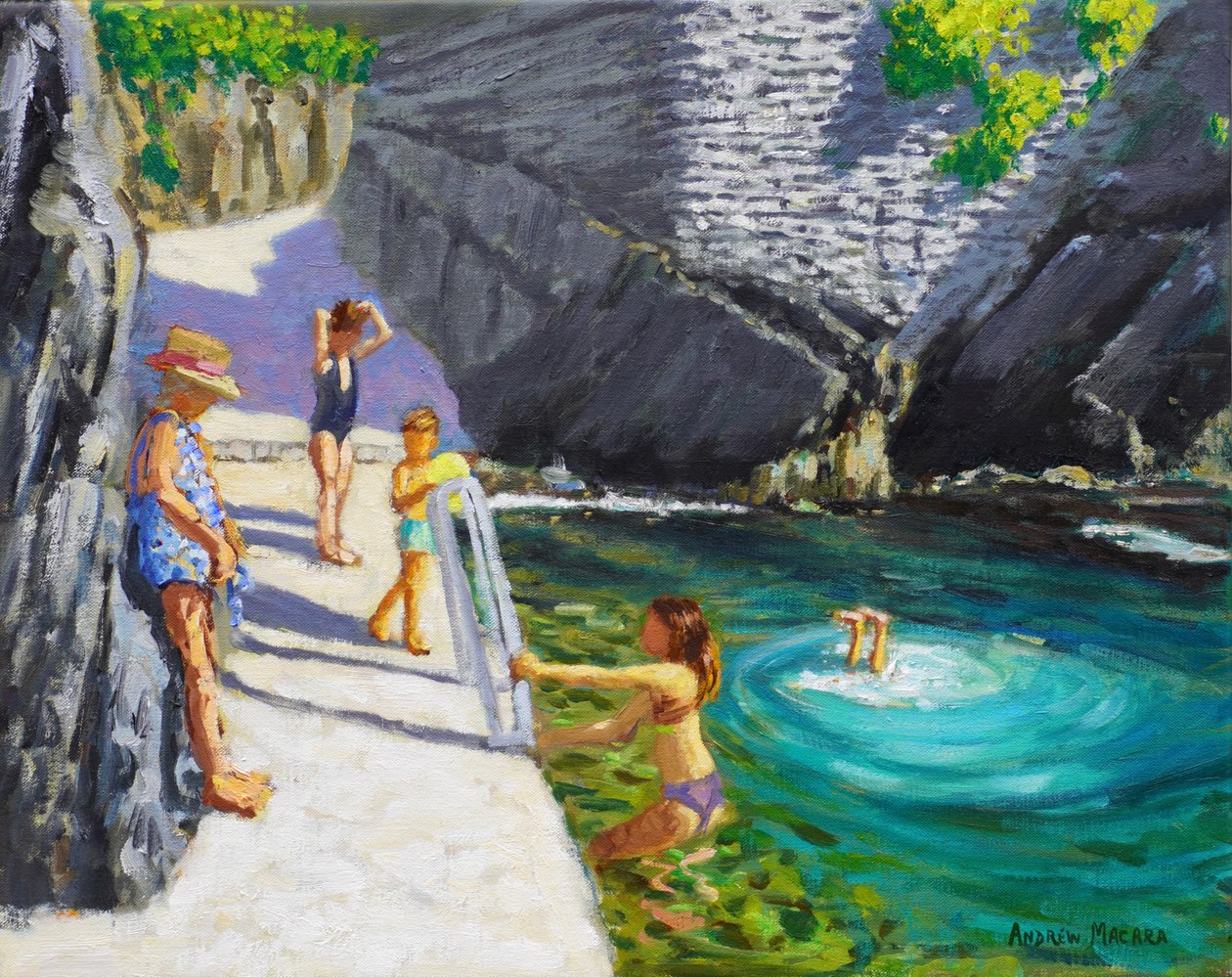 Úszás a tengeri medencében, Cinque Terre, Olaszország, 2024 (olaj, vászon) alkotó: Andrew Macara