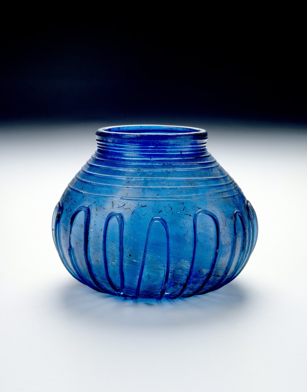 Cuddesdon Bowl, valószínűleg Kentish, Angolszász, 600 körül (üveg vontatott díszítéssel) alkotó: Anglo Saxon