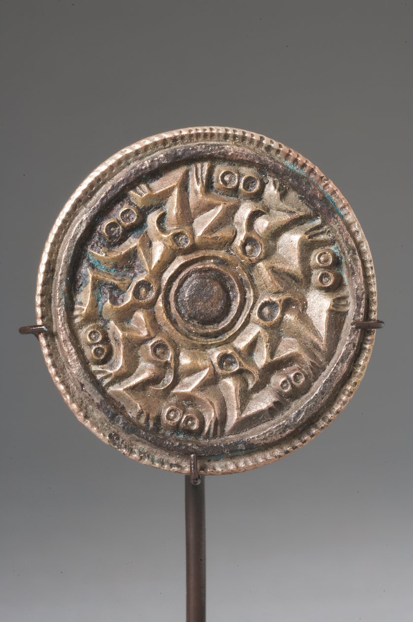 Lemezillesztés (bronz) alkotó: Anglo Saxon