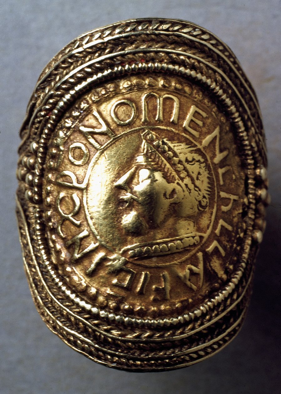 Késő szász gyűrű, valószínűleg kb.7. századi aranyrészlet 115707-ből alkotó: Anglo Saxon