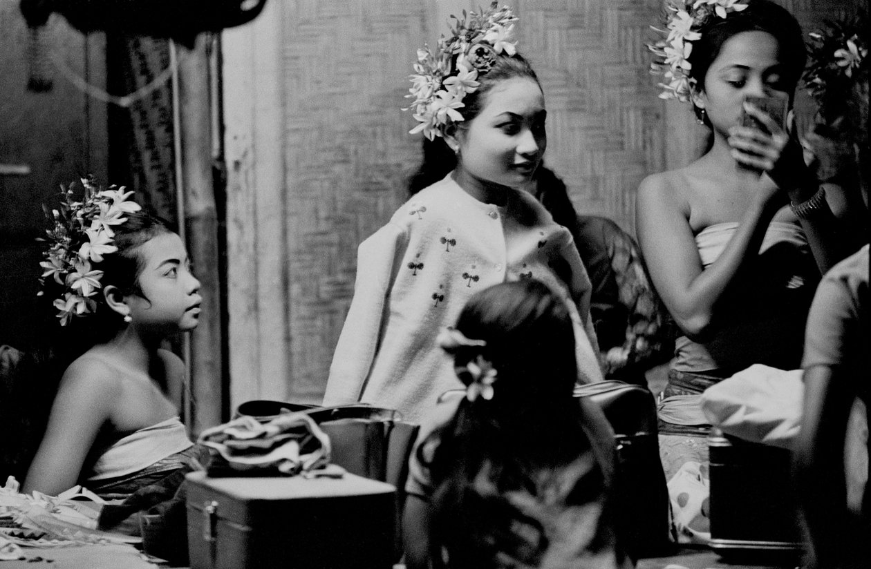 Bali táncosok, Tandjung Sari Hotel, Sanur alkotó: Angus Forbes