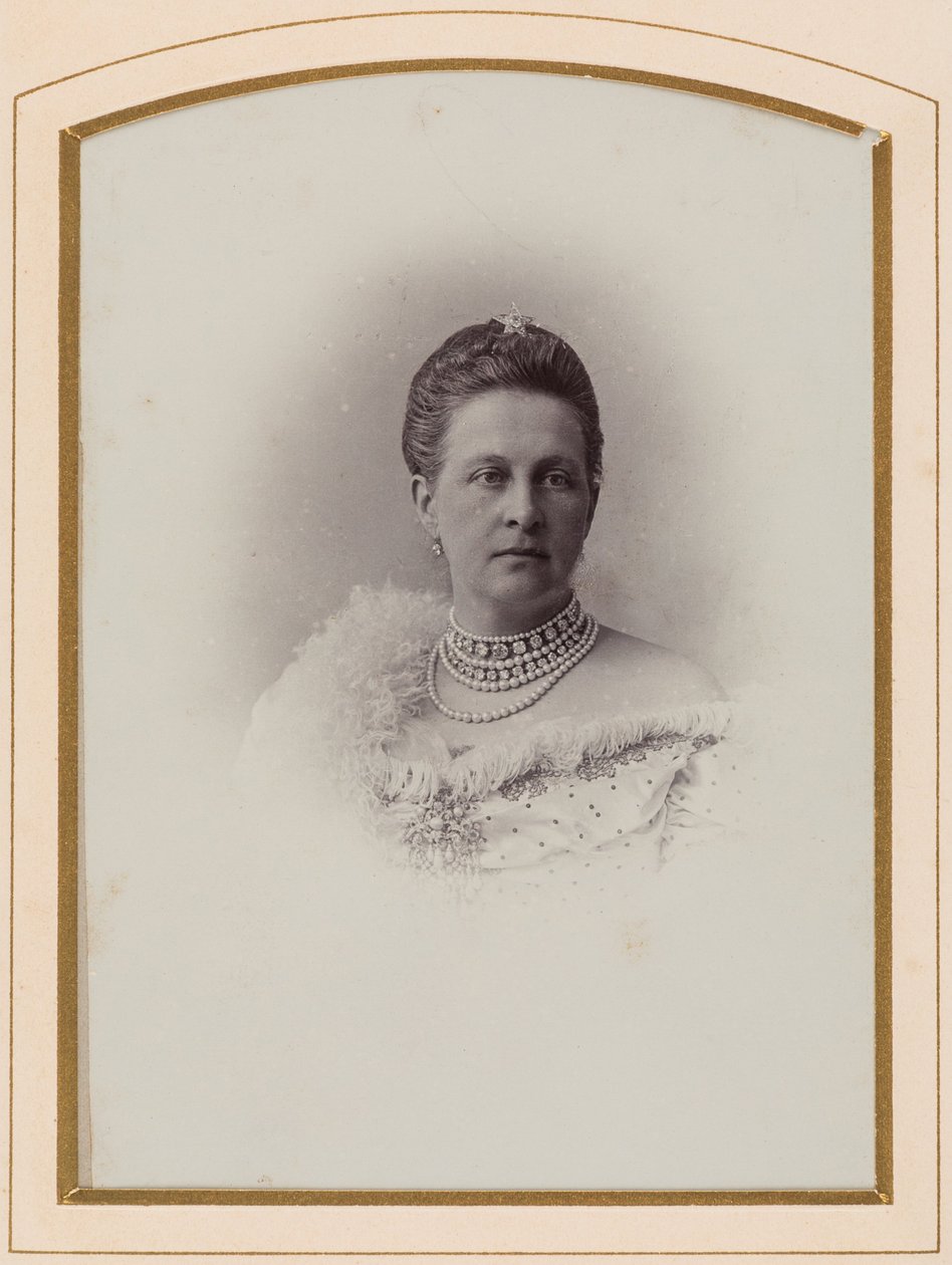 Olga Constantinovna de Russie, reine des Hellen – Olga Constantinovna orosz nagyhercegnő (1851-1926), Anonymous portréja. Albumin Photo. Magángyűjtemény alkotó: Anonymous Anonymous