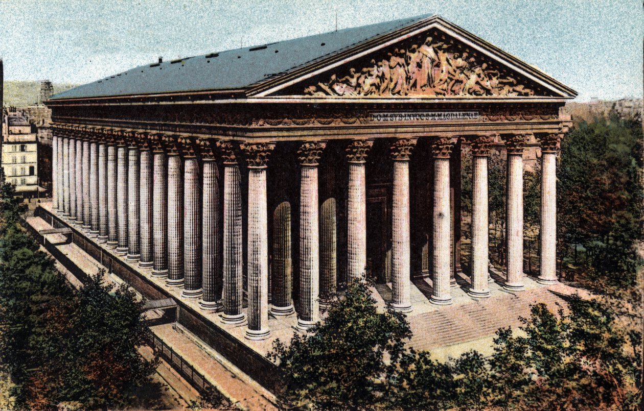 Párizs: Pierre Alexandre Vignon (1763-1828) építész által tervezett Madeleine-templom külső képe. Fénykép 1920-ból Párizs városának „”művészeti albumában”. Magángyűjtemény. alkotó: Anonymous Anonymous