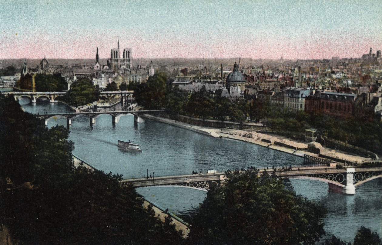 Párizs: panoráma a Szajnára a Cathedrale Notre Dame (Notre-Dame) és az Ile de la Cite felé. Fénykép 1920-ból Párizs városának „”művészeti albumában”. Magángyűjtemény. alkotó: Anonymous Anonymous